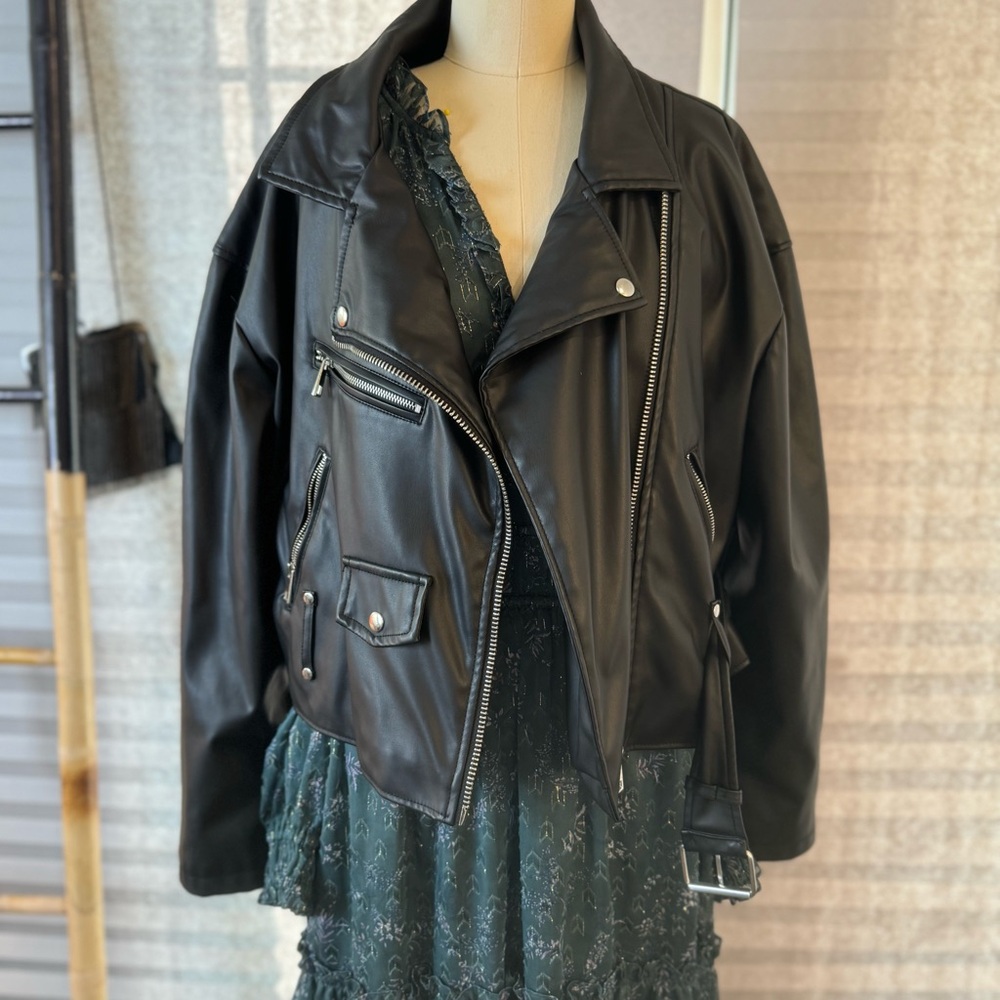 Ookie & LaLa Light Faux Leather Motorcycle Jacket Size XL